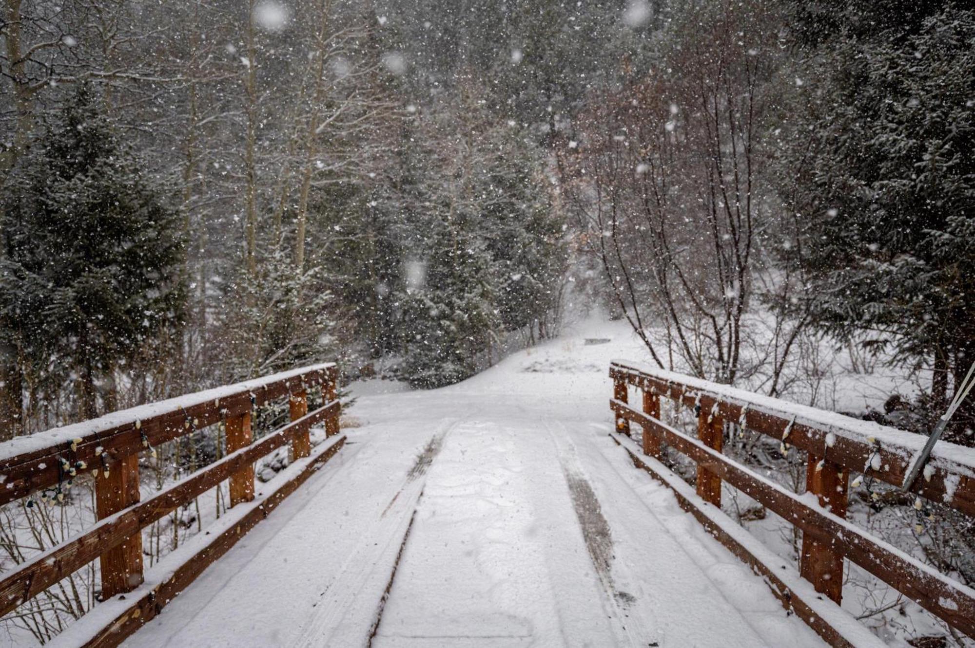 Iconic Log Cabin Escape - Idaho Springs - Hot Tub Villa ภายนอก รูปภาพ