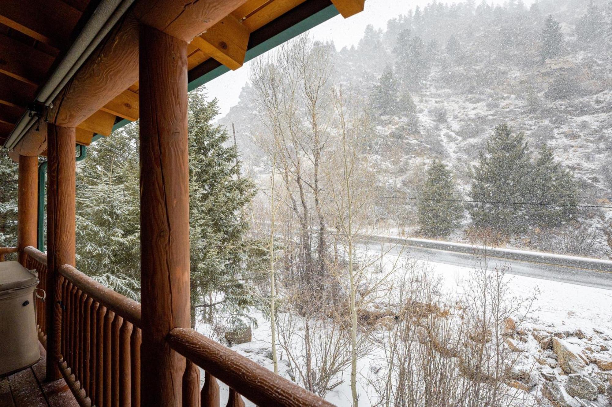 Iconic Log Cabin Escape - Idaho Springs - Hot Tub Villa ภายนอก รูปภาพ