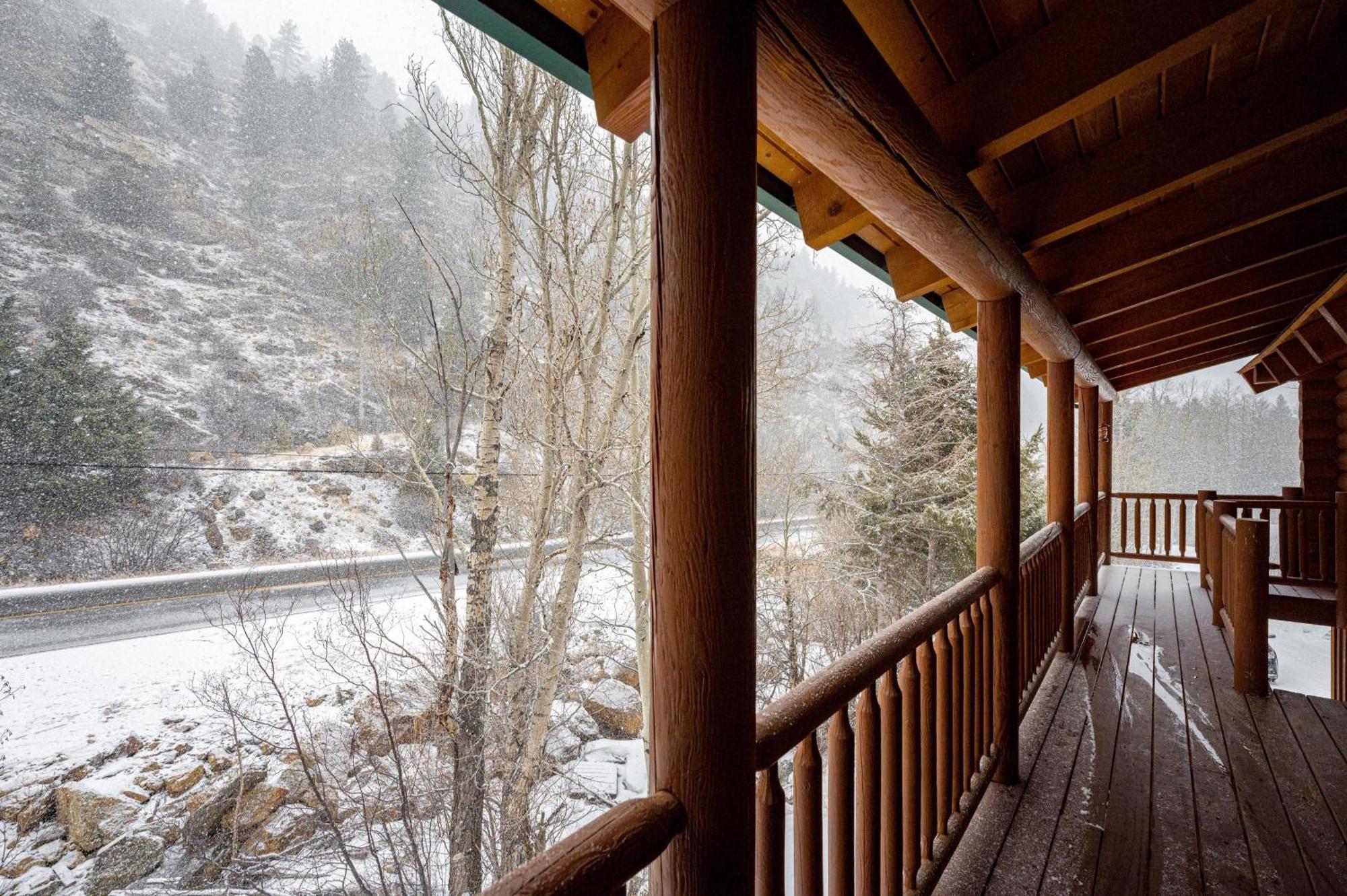 Iconic Log Cabin Escape - Idaho Springs - Hot Tub Villa ภายนอก รูปภาพ