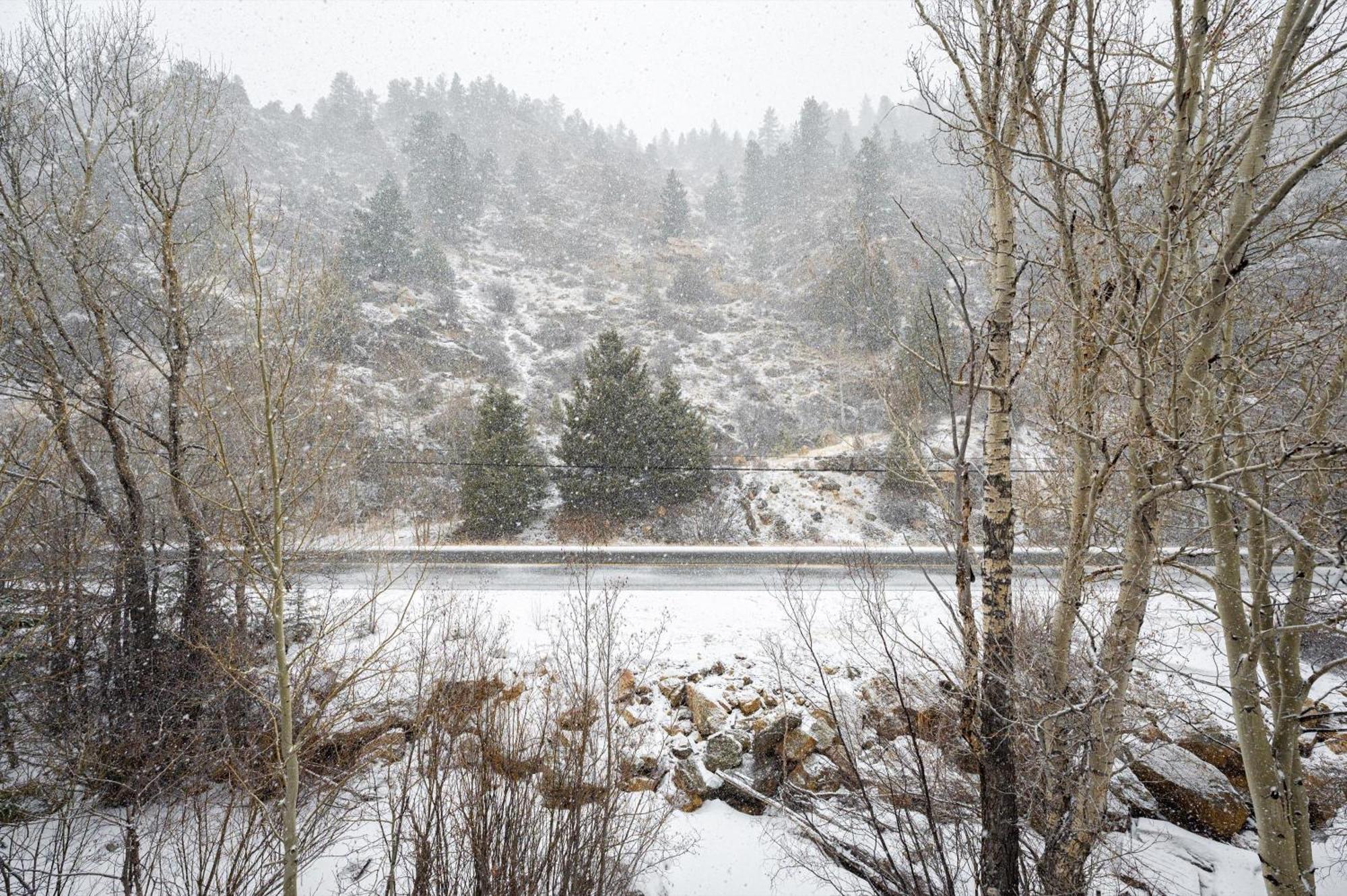 Iconic Log Cabin Escape - Idaho Springs - Hot Tub Villa ภายนอก รูปภาพ