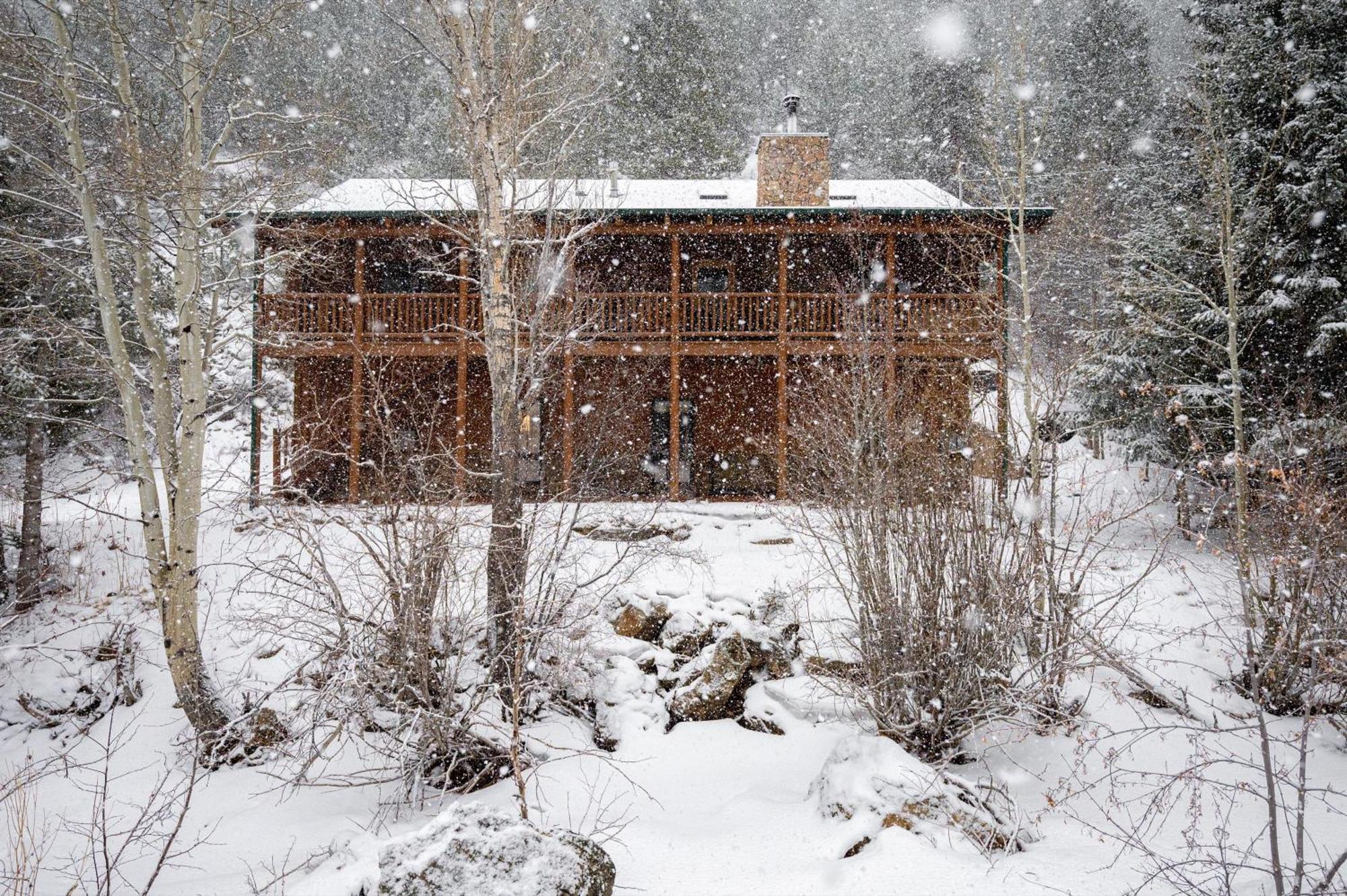 Iconic Log Cabin Escape - Idaho Springs - Hot Tub Villa ภายนอก รูปภาพ